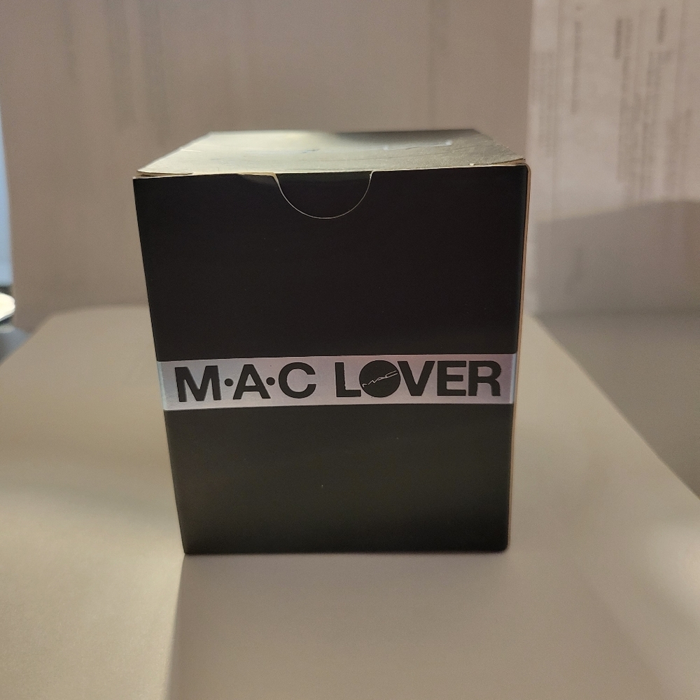 MAC Lover Candle NIB - Picture 7 of 8